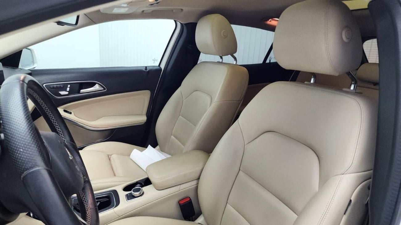 مرسيدس بنز GLA 250 Std 2.0L (211 HP)