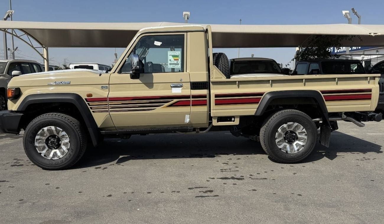Toyota Land Cruiser Pick Up (LC) 79 SINGLE CABIN (LX) AT 4.0L GASOLINE 2025
