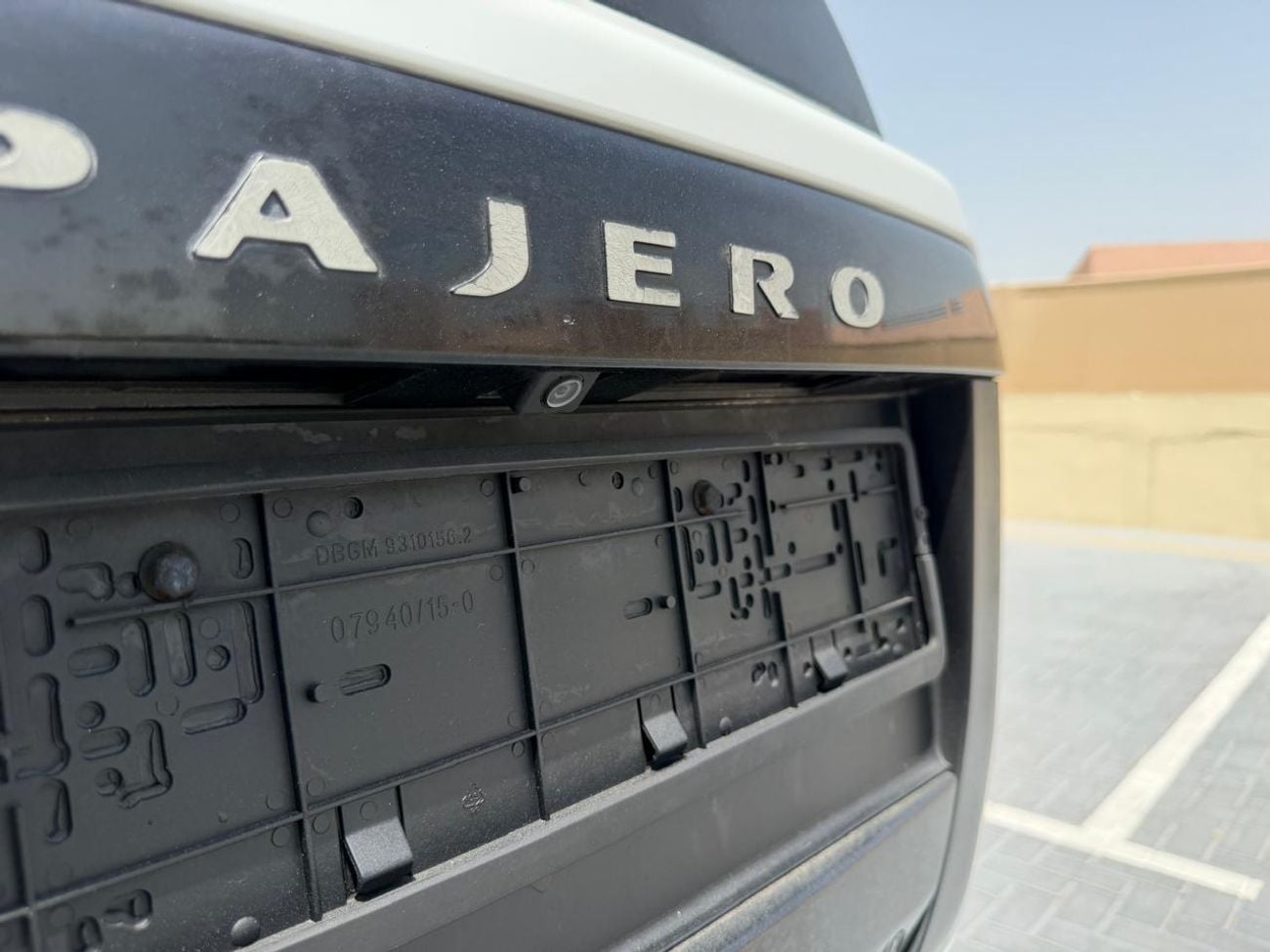 ميتسوبيشي باجيرو  3.5L Petrol | RockFord System | Sunroof