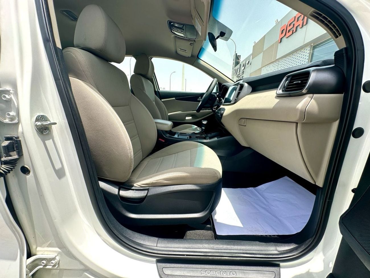 كيا سورينتو 670-Monthly l GCC l 2.4L, Cruise, Camera l Accident Free