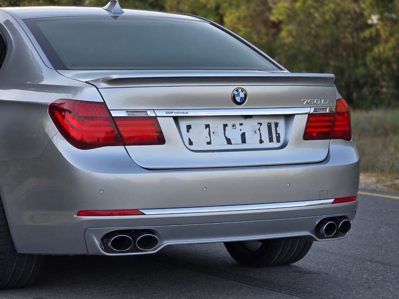 بي أم دبليو 750Li Luxury 4.4L (443 HP)