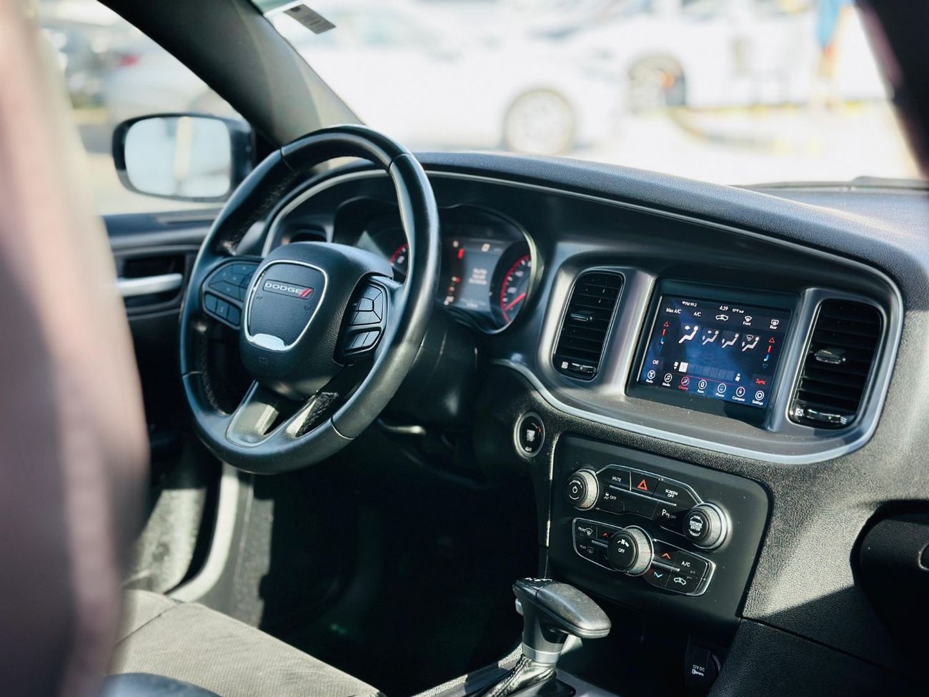 دودج تشارجر SXT 3.6L | Monthly 1270 | 0% DP | Sunroof | Alcantara Seats | Touch Screen | # 40102