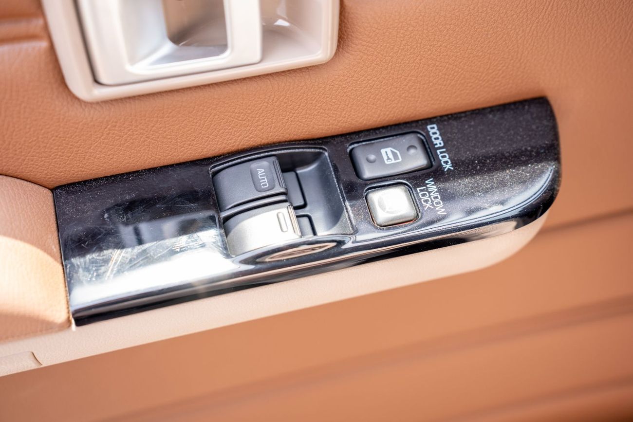 تويوتا لاند كروزر 70 LX 2.8L Diesel 3 Doors 2025