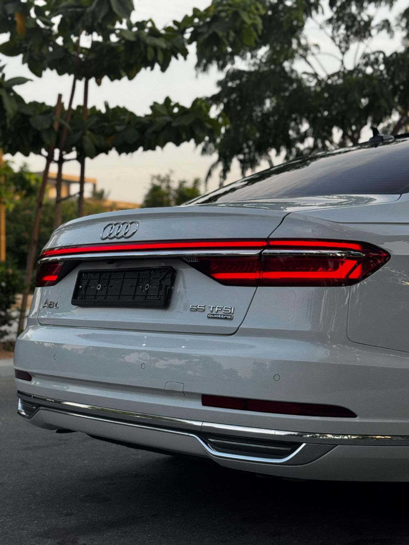 Audi A8 L 55 TFSI quattro Launch Edition 3.0L