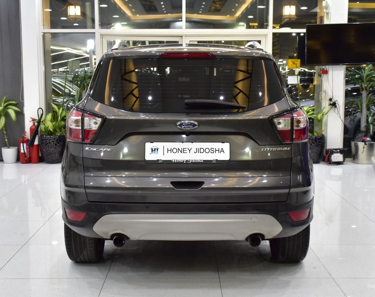 Ford Escape TITANIUM EXCELLENT DEAL for our Ford Escape Titanium AWD ( 2019 Model ) in Grey Color GCC Specs