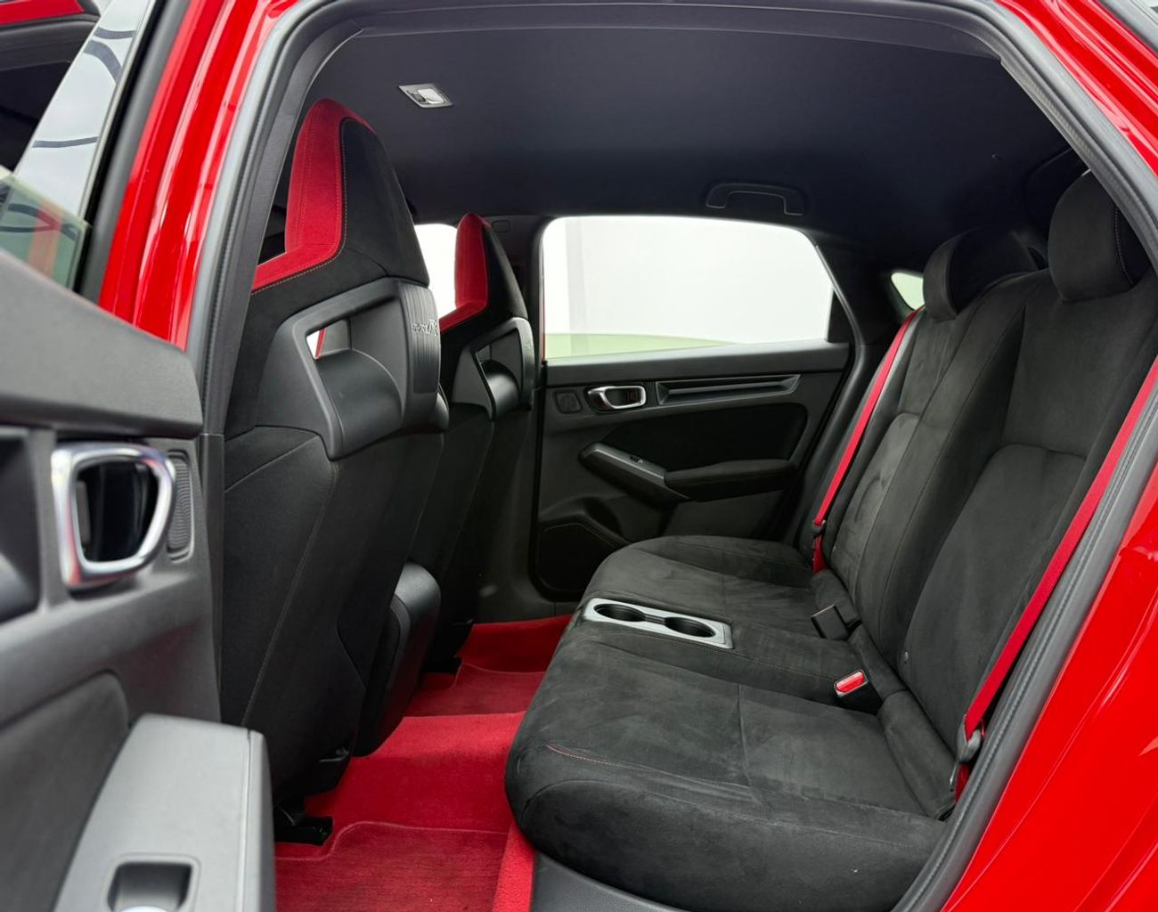 هوندا سيفيك تايب آر 2.0L MT 2023 Honda Civic Type R ,Honda Warranty+Service Contract ,Full Honda Service history ,GCC