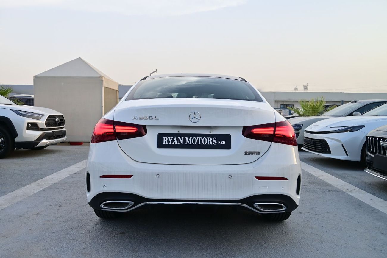 مرسيدس بنز A 200 Mercedes-Benz A200L 1.3L Turbo Petrol, Model 2025 Color White