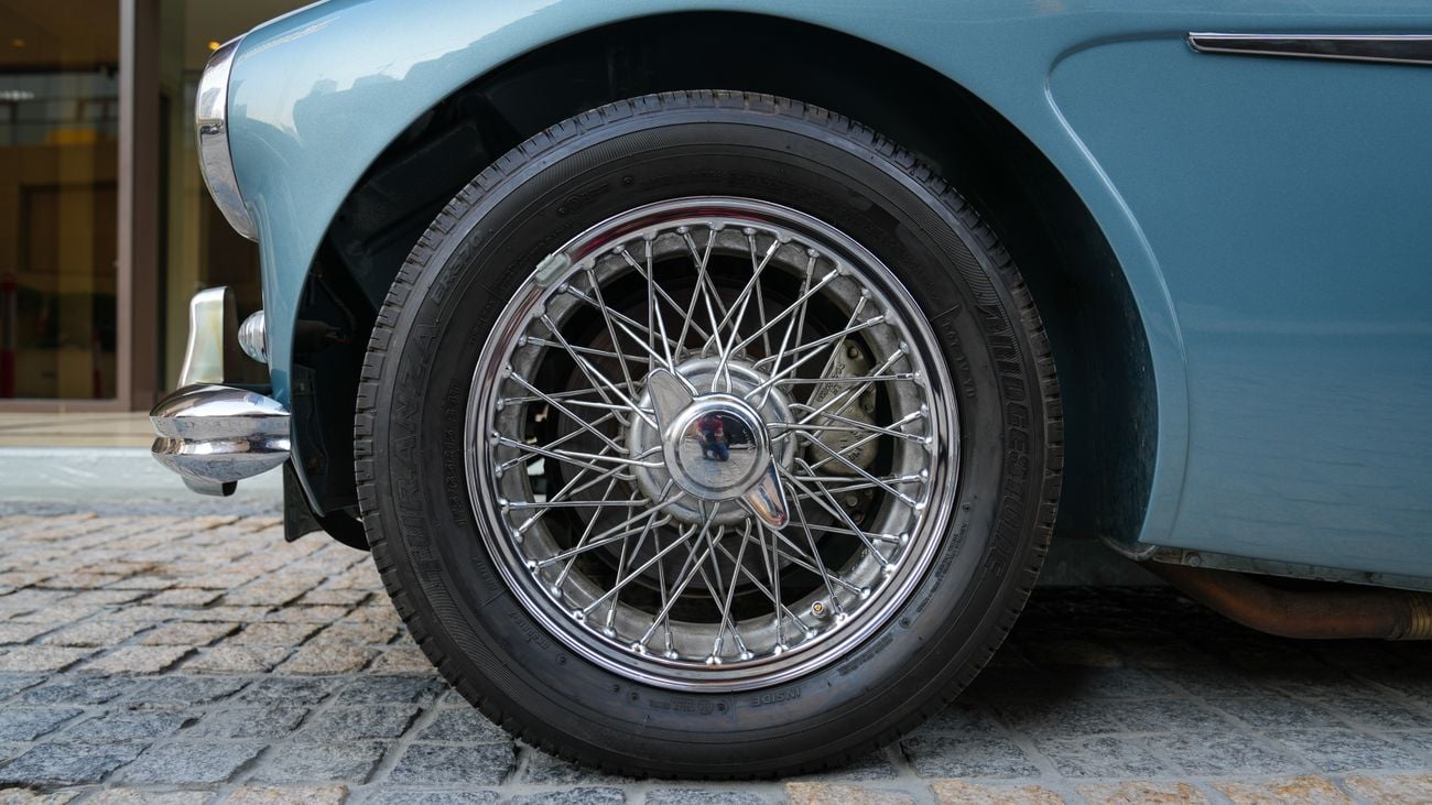 Austin Healey 3000 ice blue, wire wheels
