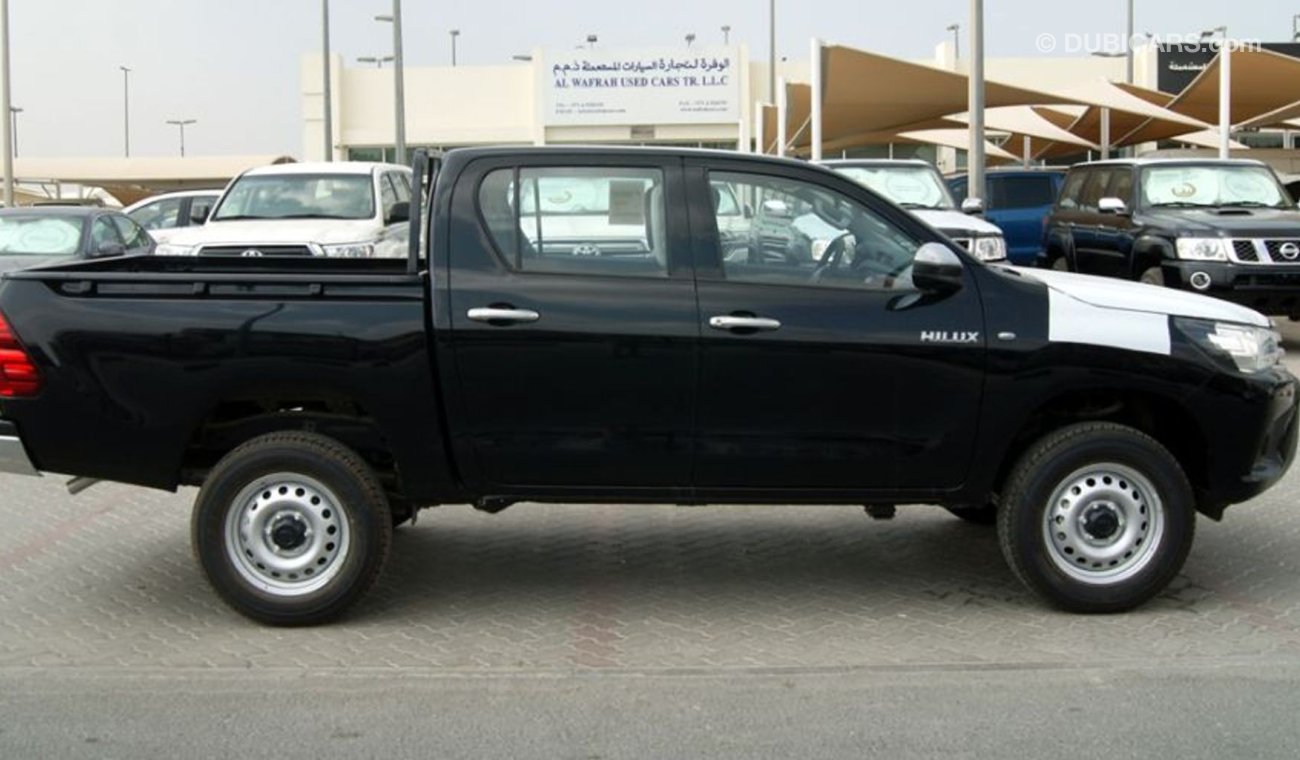 تويوتا هيلوكس 2.4L Diesel Double Cab 4WD DLX Manual