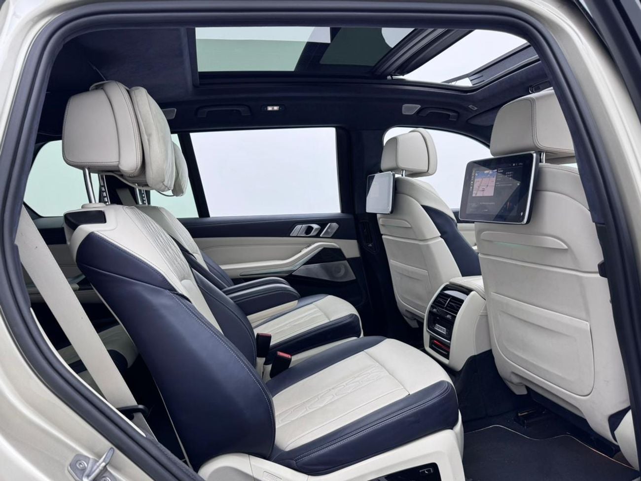 BMW X7 50i M SPORT 2019 BMW X7 xDrive50i M-Sport, BMW Service History, 1 Year Warranty, Excellent Condition