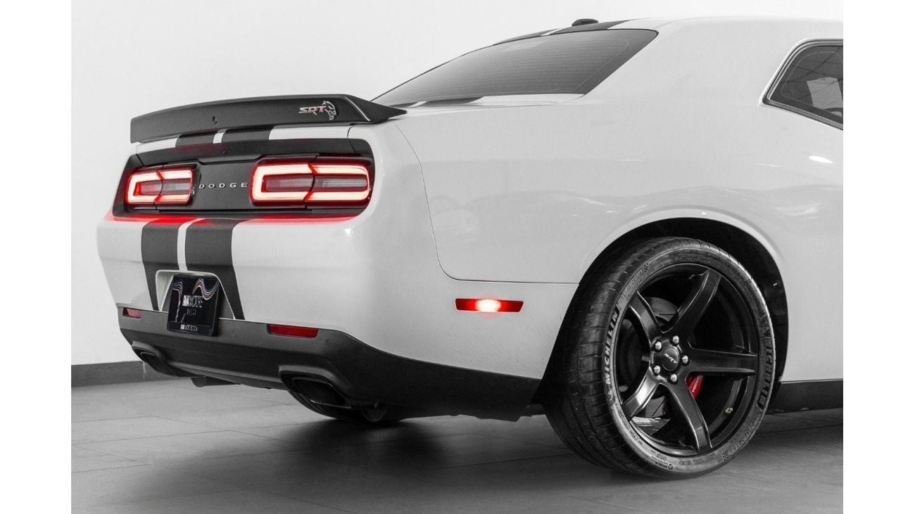 Dodge Challenger SRT Hellcat 2017 Dodge Challenger Hellcat / Manual / V8 717BHP