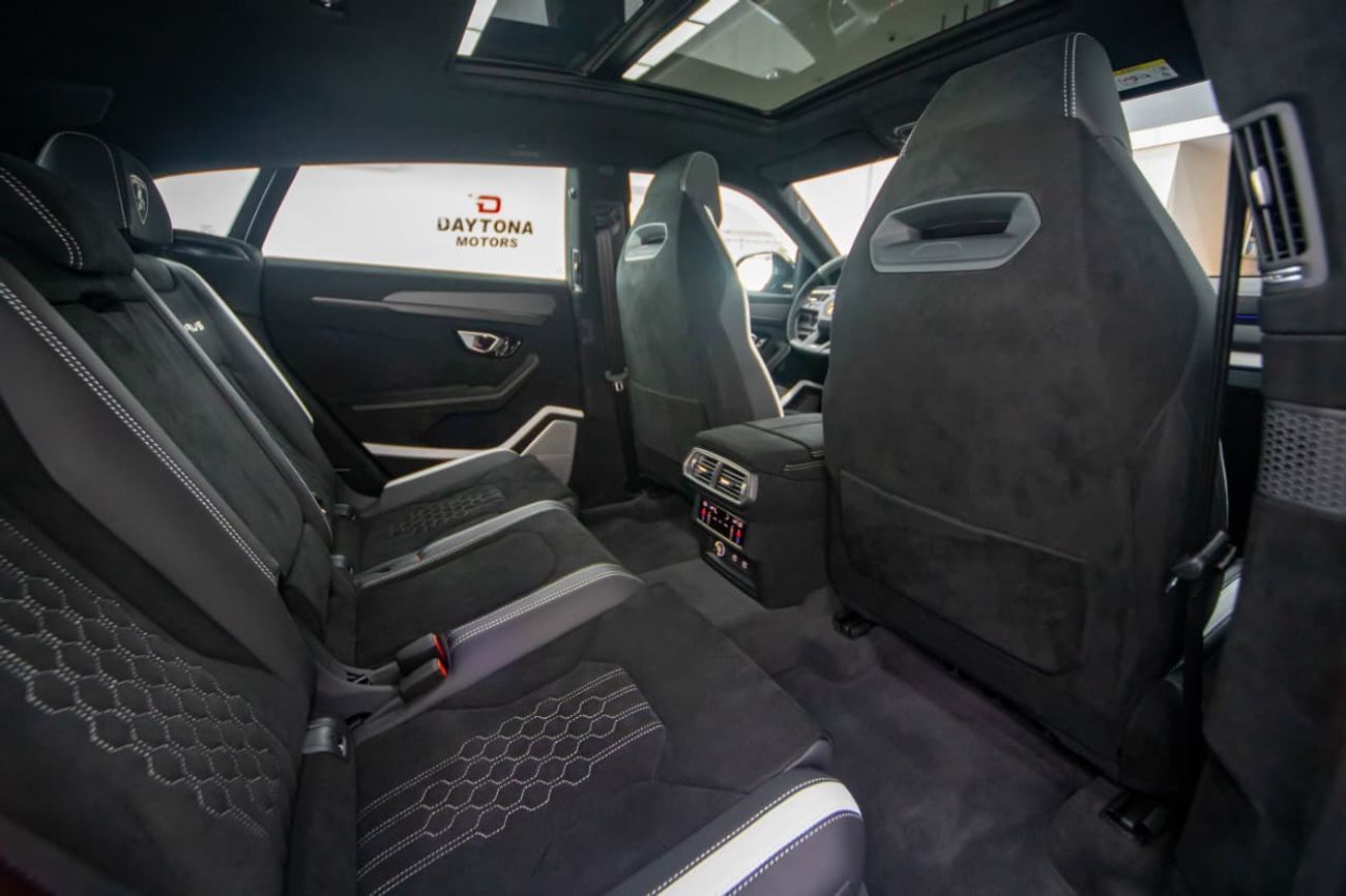 لامبورغيني اوروس 4.0T V8 Performante