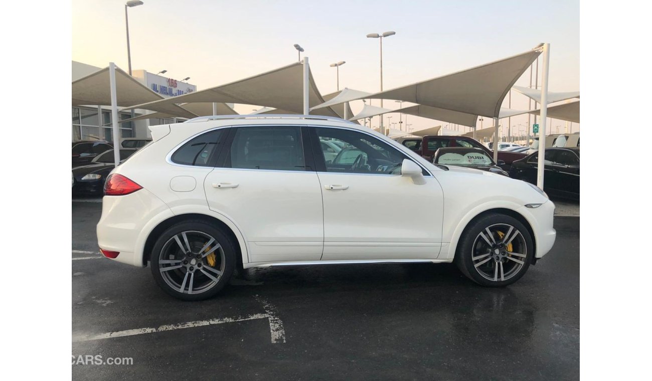 Porsche Cayenne Porsche cayanne S model 2011 GCC car prefect condition full option low mileage no paint