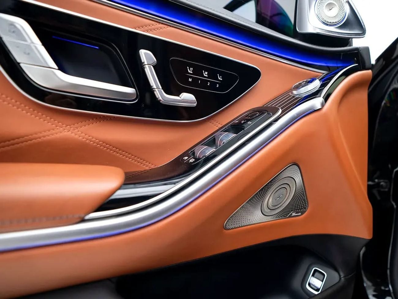 مرسيدس مايباخ S680 مايباخ 4 MATIC GCC SPECS | FIRST-CLASS 4-SEAT REAR CABIN | V12