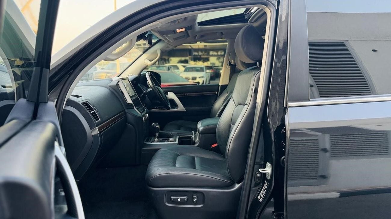 Toyota Land Cruiser SAHARA | MODIFIED TO LC300 | SUNROOF | PUSH START | POWER & MEMORY SEATS | 4.5L DIESEL | AUTO | COOL