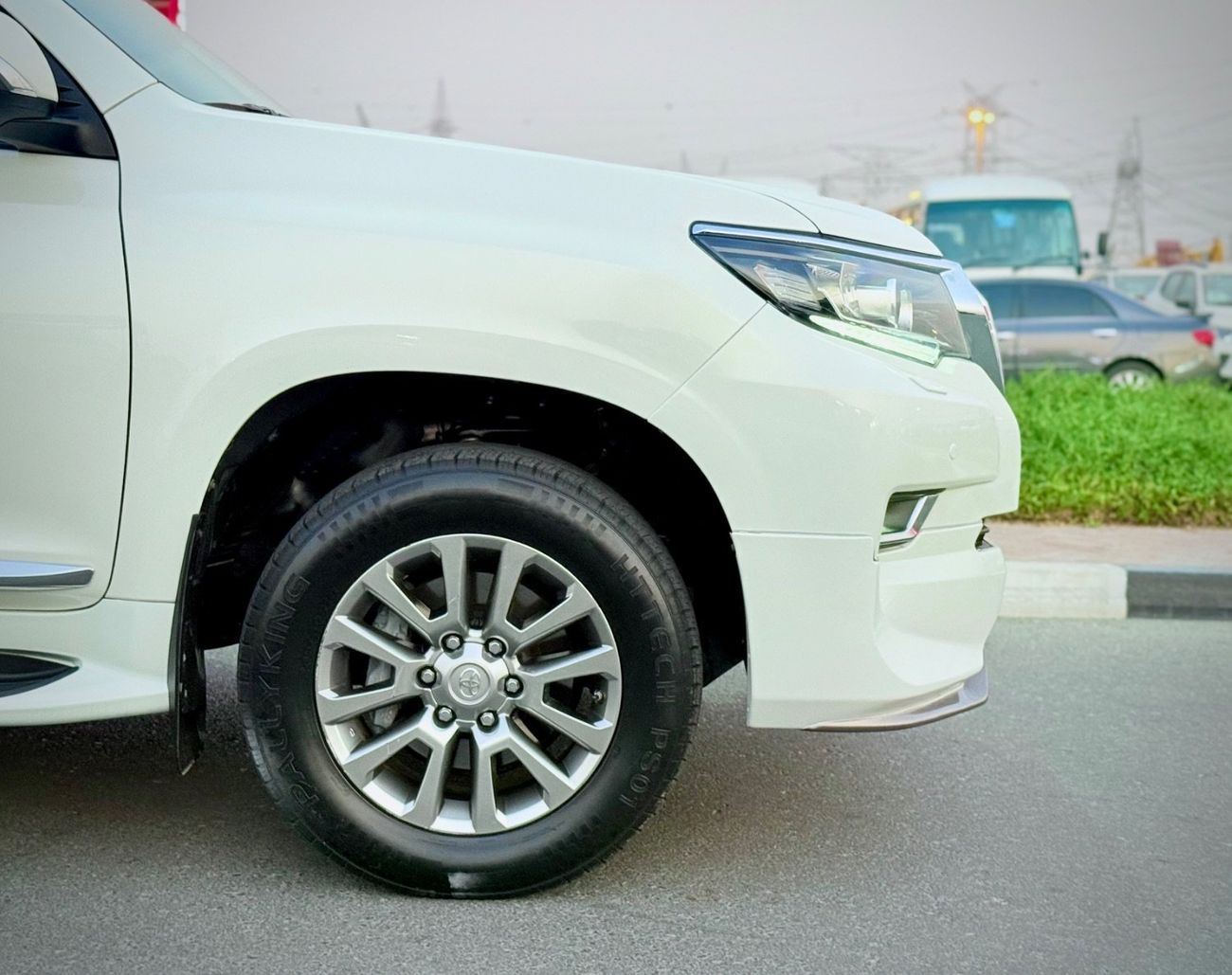 تويوتا برادو 2019 VXR V6 4.0L GCC Specification In Excellent Condition