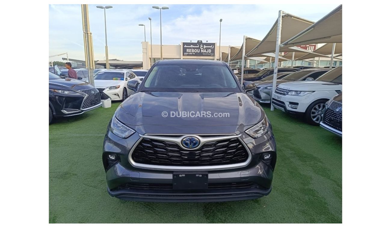 تويوتا هايلاندر Toyota Highlander 2023 Hybrid.The car is in excellent condition, not damaged, not painted, history i