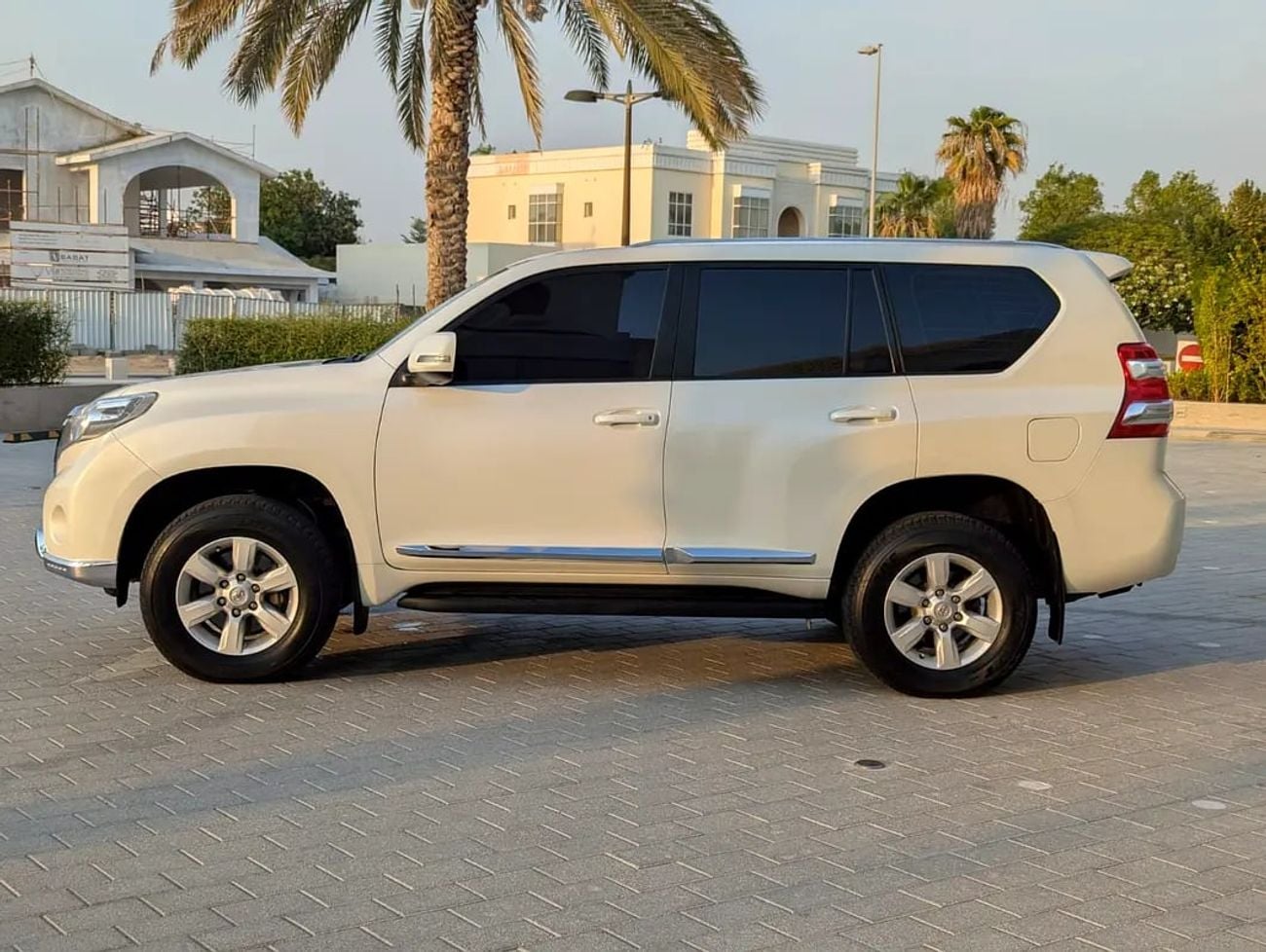 Toyota Prado EXR 2016 V4 GCC specs Excellent Condition