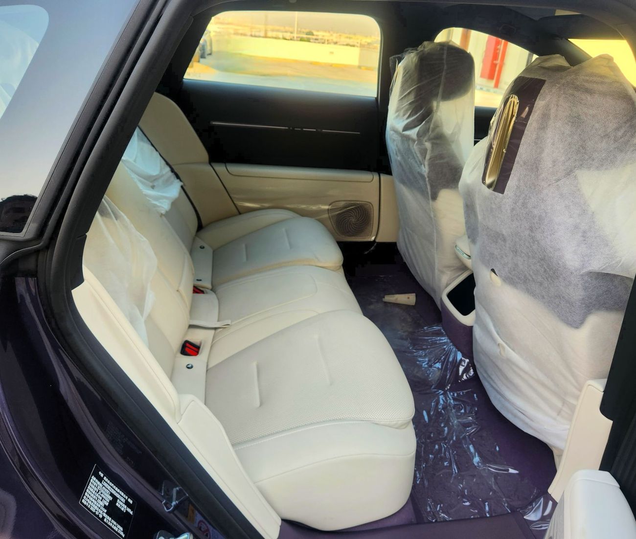 أفاتر 12 Plug in Hybrid- 1300 km total range. 5 seats rear wheel drive