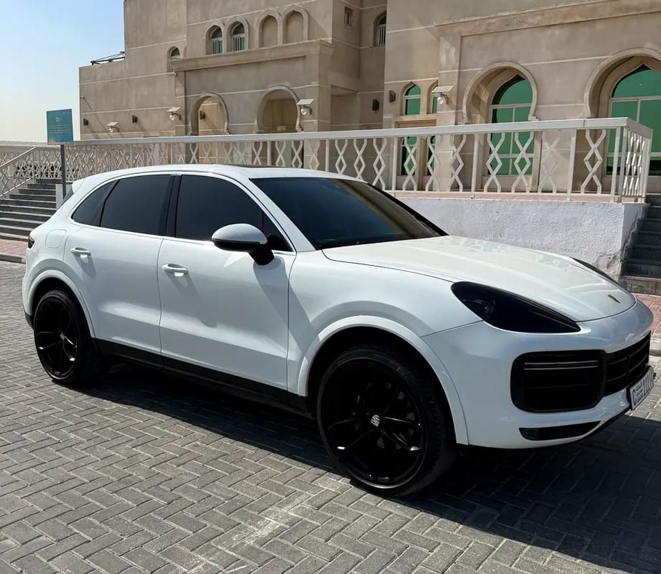 Porsche Cayenne STANDARD LOW MILEAGE + 1 YEAR SERVICE CONTRACT