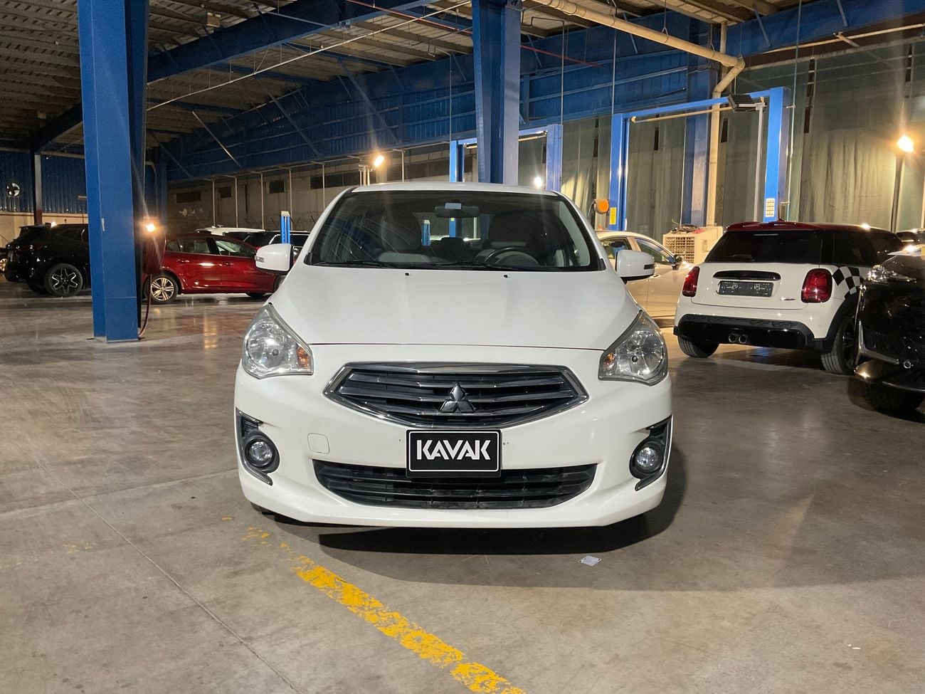 ميتسوبيشي اتراج GLX Mid (Without cruise control) | upto AED 20,000 Ramadan Discount | شامل الضمان | 0 ﺪﻔﻋﺓ ﺃﻮﻟﻯ