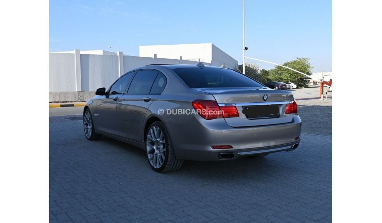 بي أم دبليو 750Li 2012 خليجي بحالة ممتازة بدون حوادث