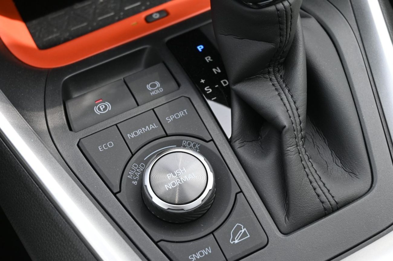 Toyota RAV4 2.5L Adventure, Leather Seat, Electric Seat, Radar, Panoramic Roof Model 2025 Saudi Specs