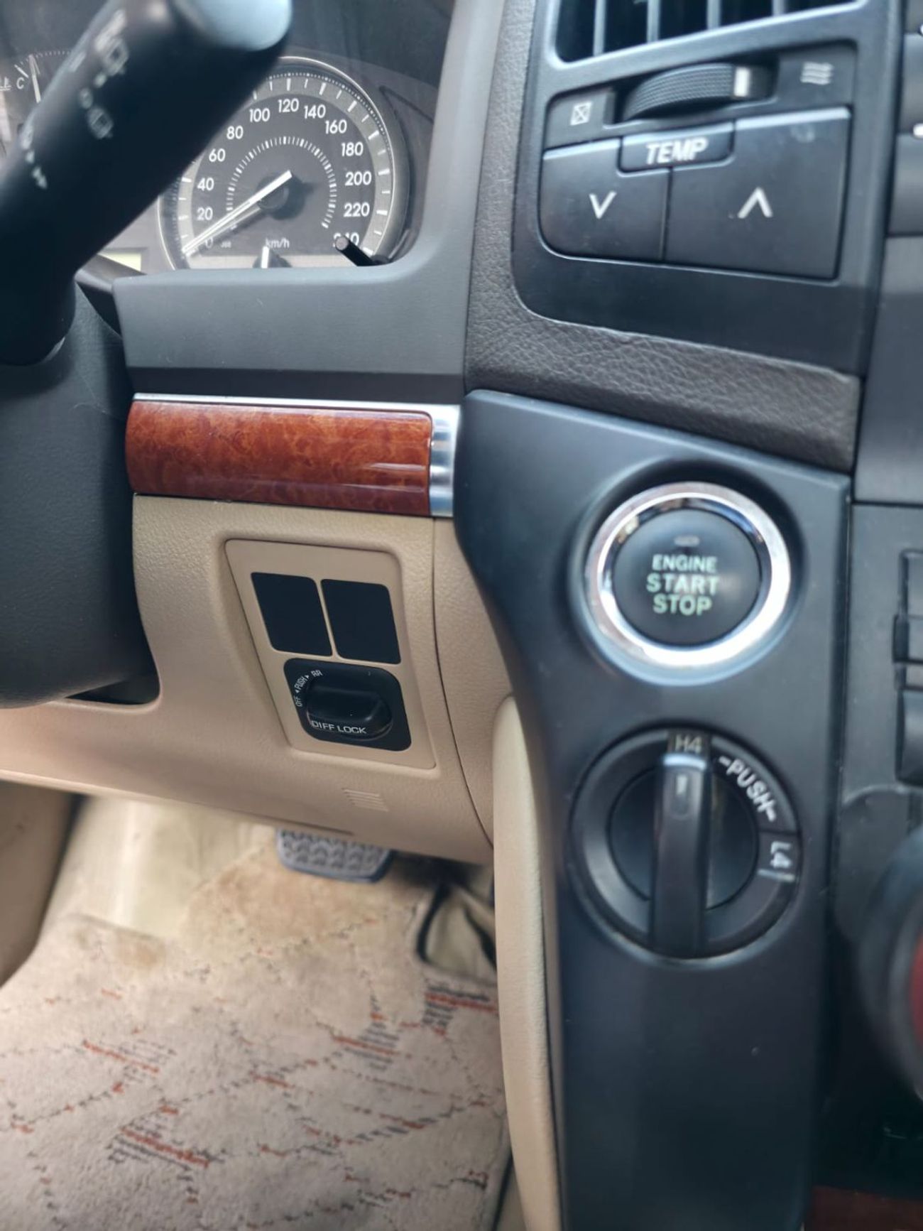 Toyota Land Cruiser GXR 4.6L