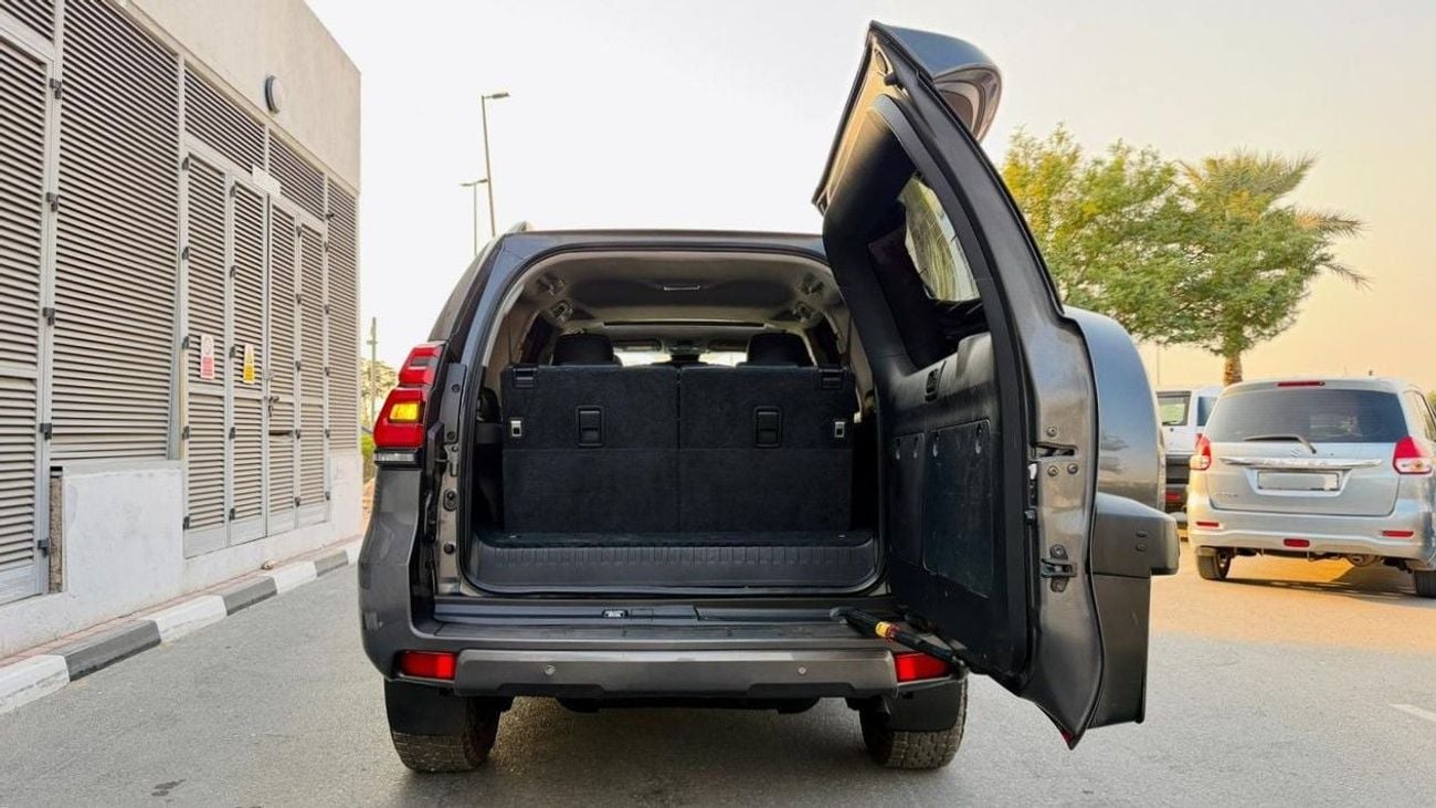 Toyota Prado PUSH START | SUNROOF | PARKING SENSORS | BACK CAMERA | AUTO | 2.8L DIESEL