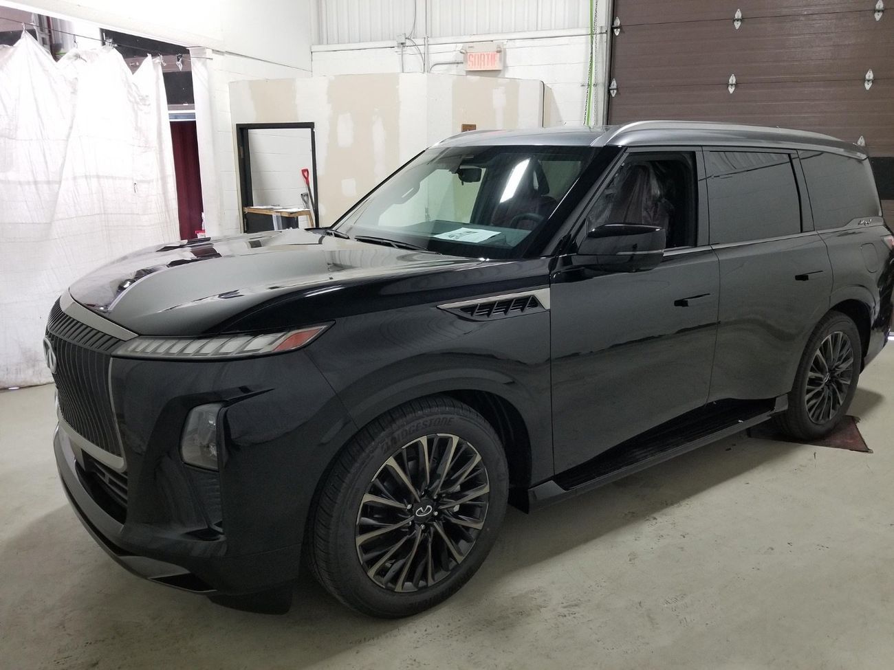 إنفينيتي QX80 2026 MODEL INFINITI QX80 AUTOGRAPH TOP AUTOGRAPH TRIP WITH GREY ROOF