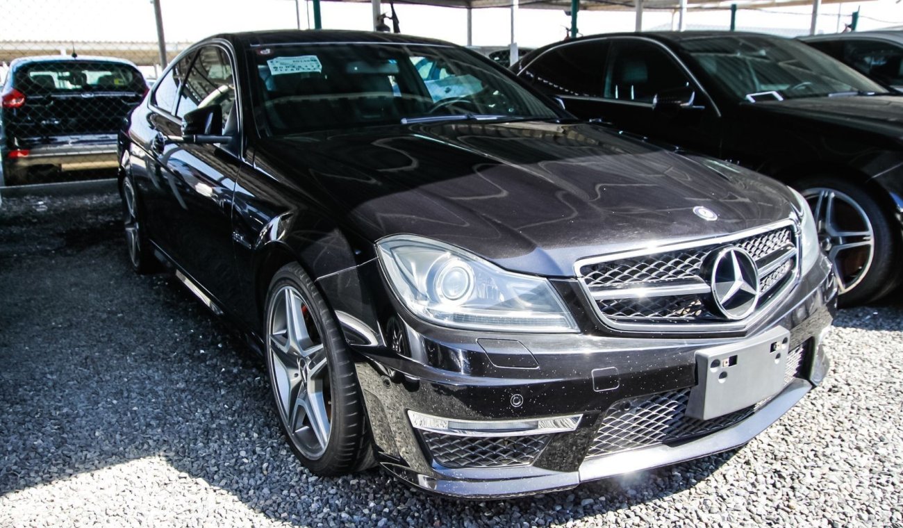 Mercedes-Benz C 63 Coupe AMG, import japan. low KM 70000