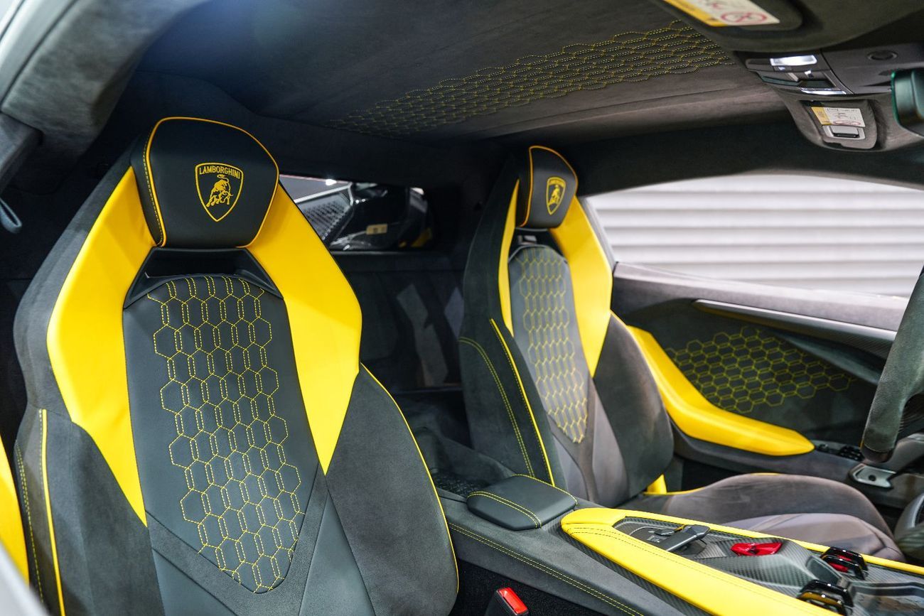 Lamborghini Revuelto 6.5L V12 Hybrid 2025 Lamborghini Revuelto, Hybrid V12, ADAS Package, Full Carbon, Dealer Warranty +