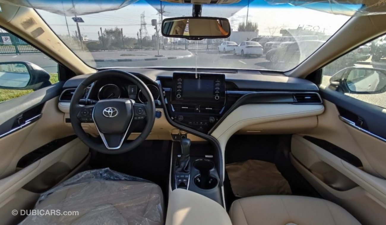 Toyota Camry GLE 2.5L Hybrid 2023, FWD, A/T, Sun roof, Push Start, Electric Seats.