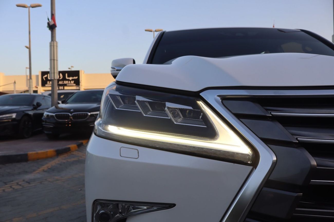 Lexus LX 570 Premier 5.7L