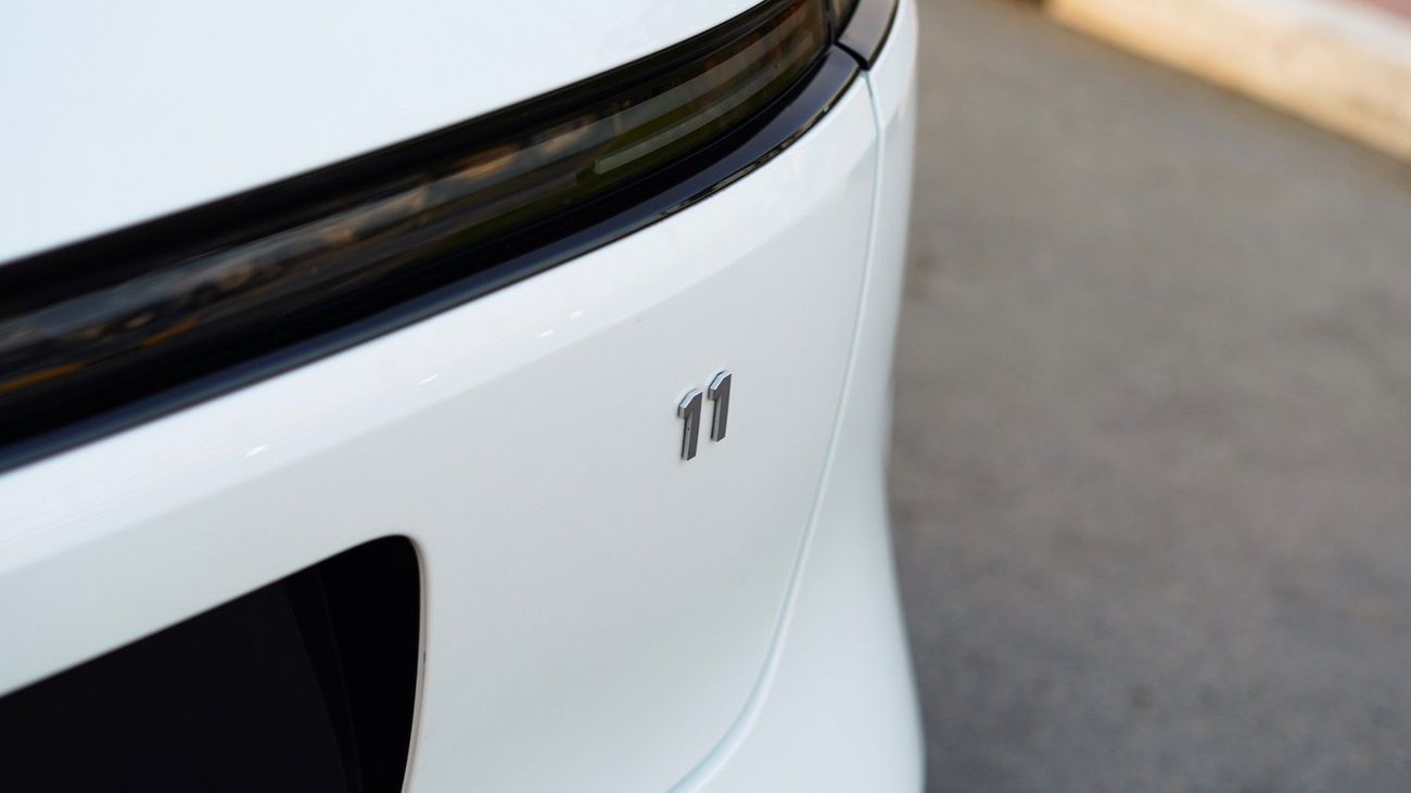 أفاتر 11 Premium AWD