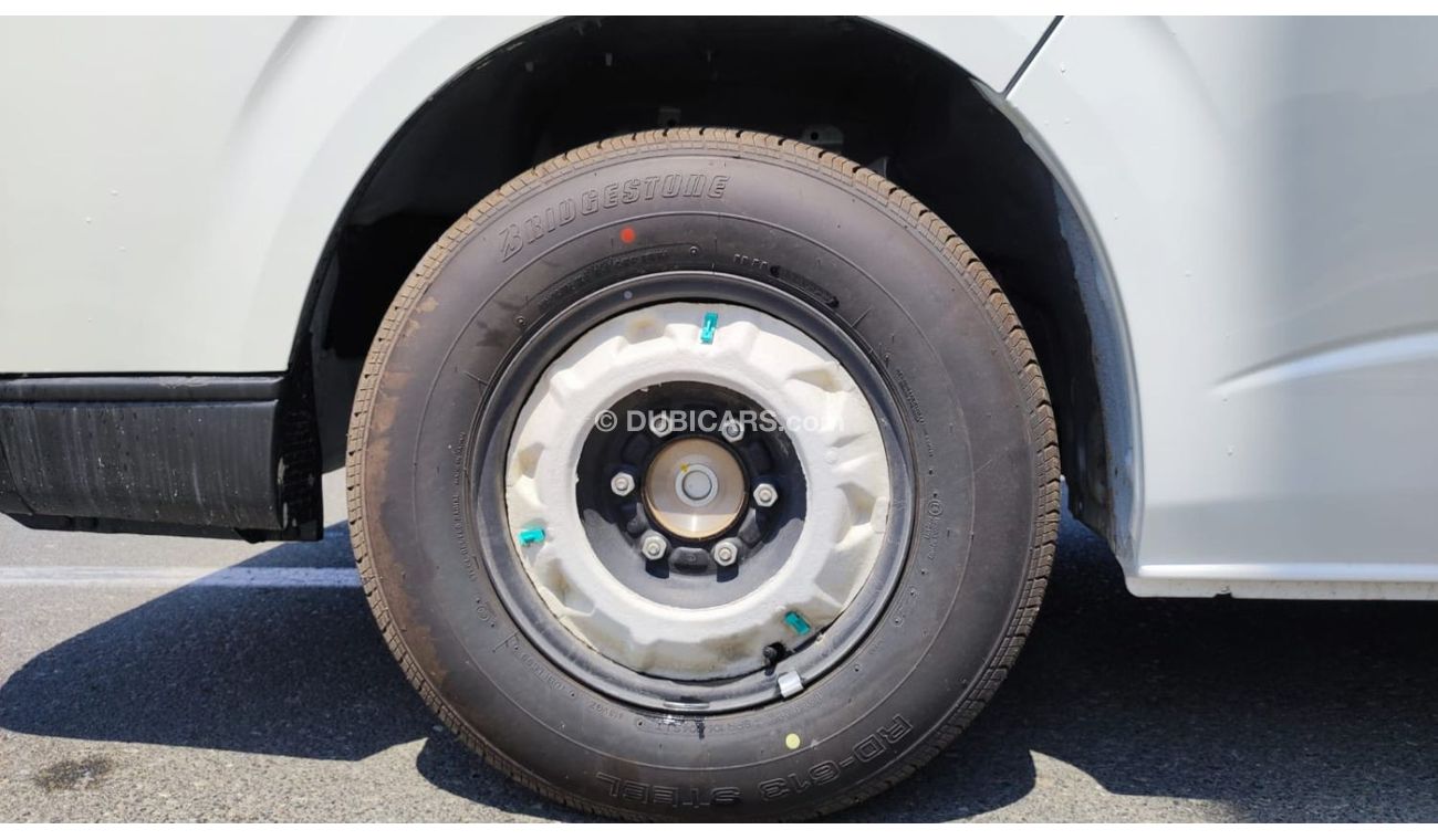 تويوتا هاياس فان