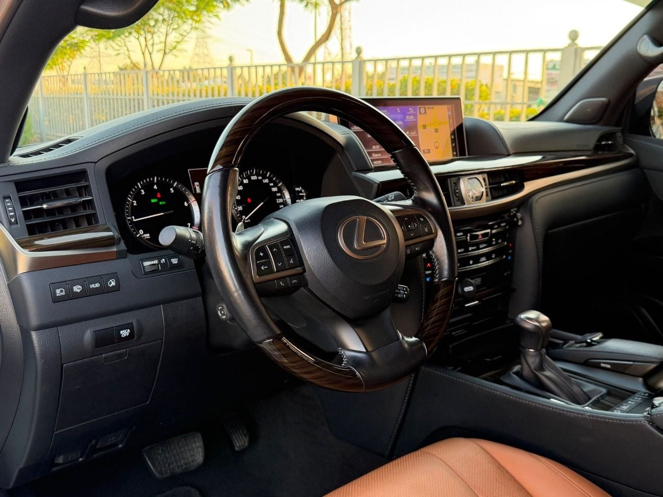 Lexus LX570 SIGNATURE PLATINUM