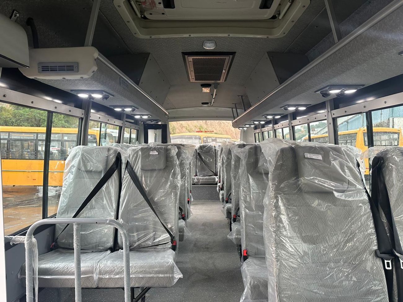 إس إم إل إيسوزو S7 بس SML-Isuzu S7 Bus 3455cc 33 SEATER Double Door AC Diesel MT