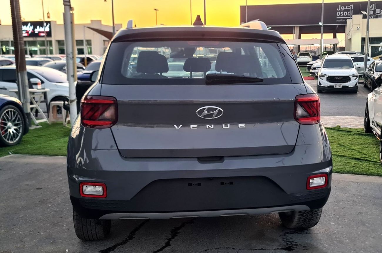 Used Hyundai Venue 2021 for sale in Dubai - 745369