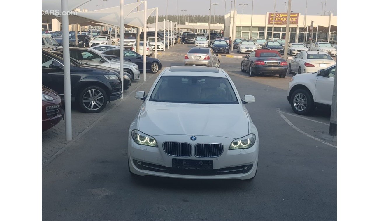 BMW 520i i model 2013 GCC car prefect condition no need any maintenance full option full service  low m