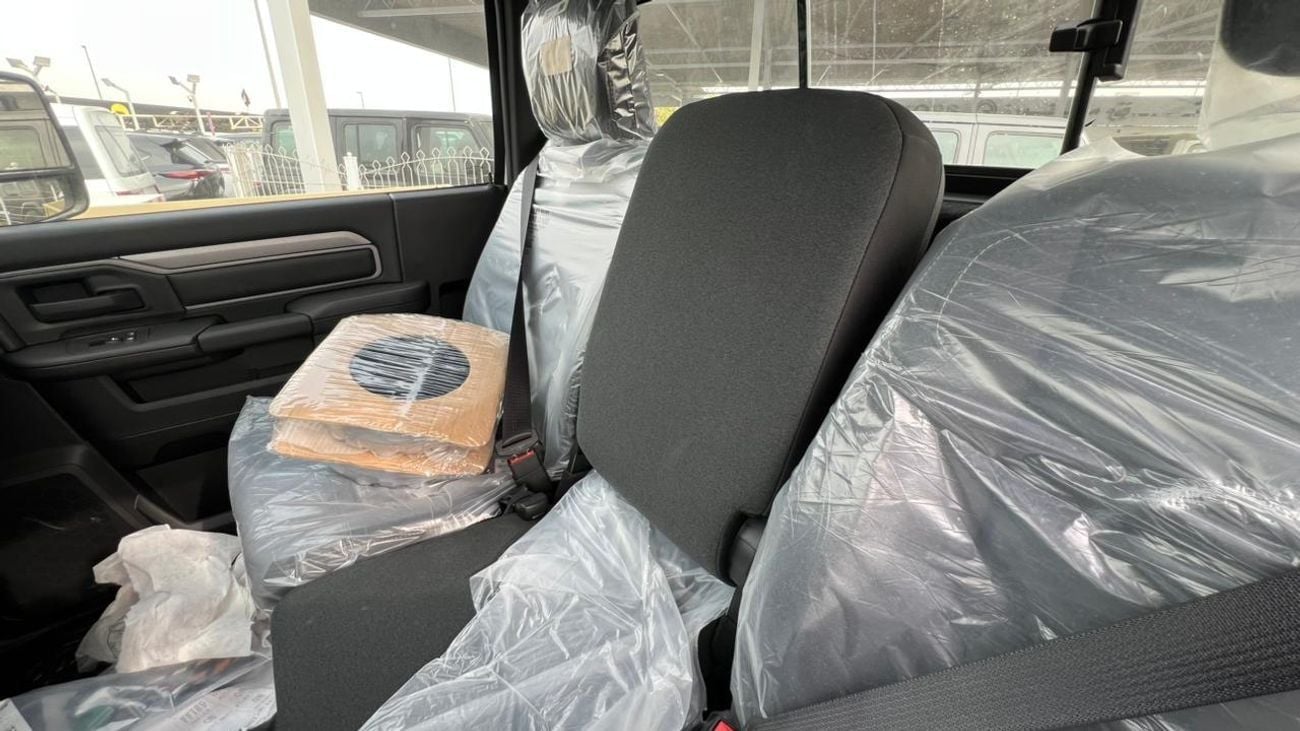 رام 5500 EXPORT ONLY - Ram 5500 Regular Chassis Cab 4x4 6.7L Cummins Diesel 8-Speed AT