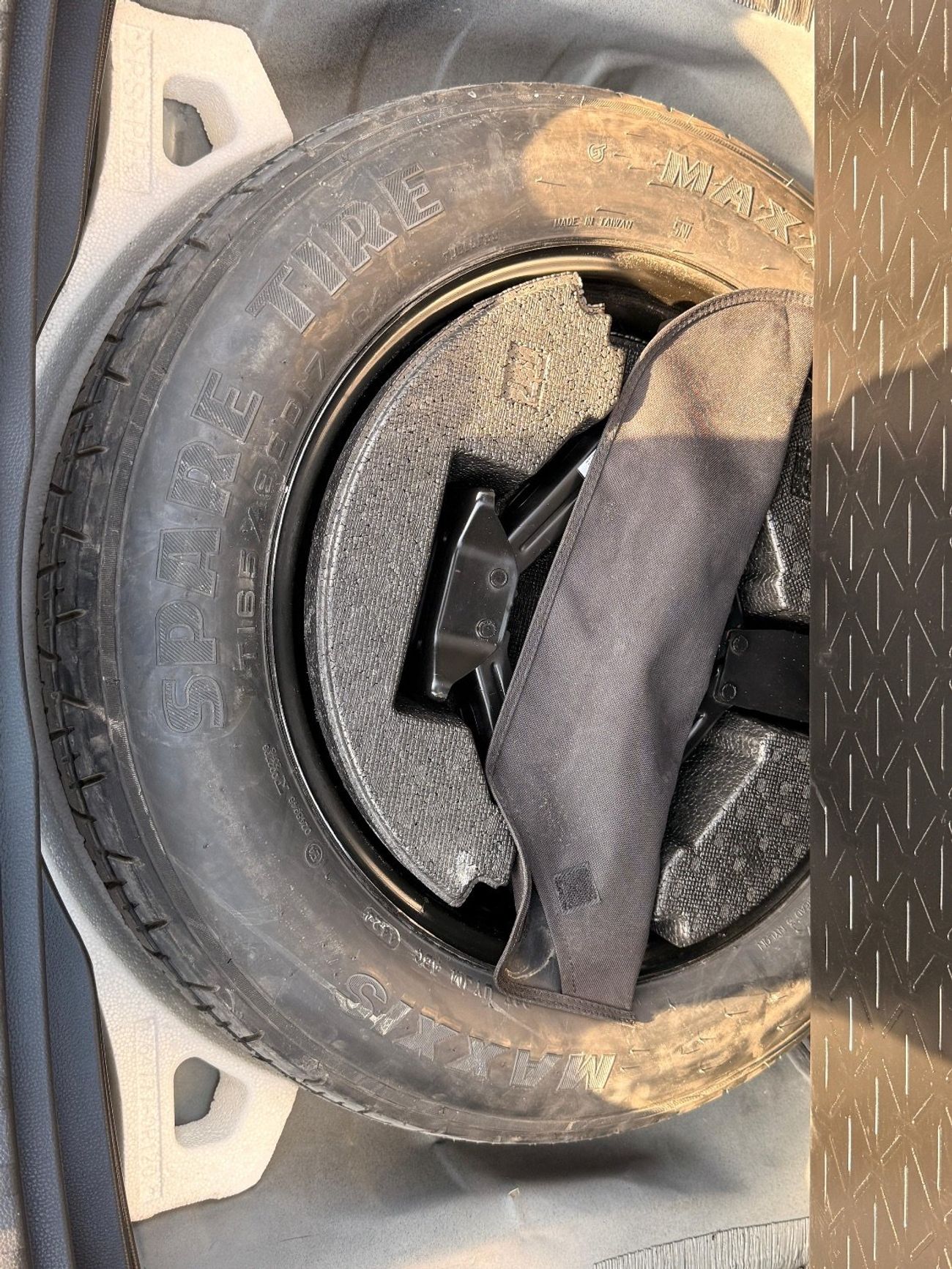 تويوتا راف ٤ XLE 2.5 L AWD Full Option 2025