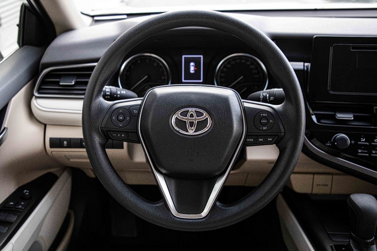 Toyota Camry 2023 Toyota Camry 2.5 LE - Precious Metal inside Beige