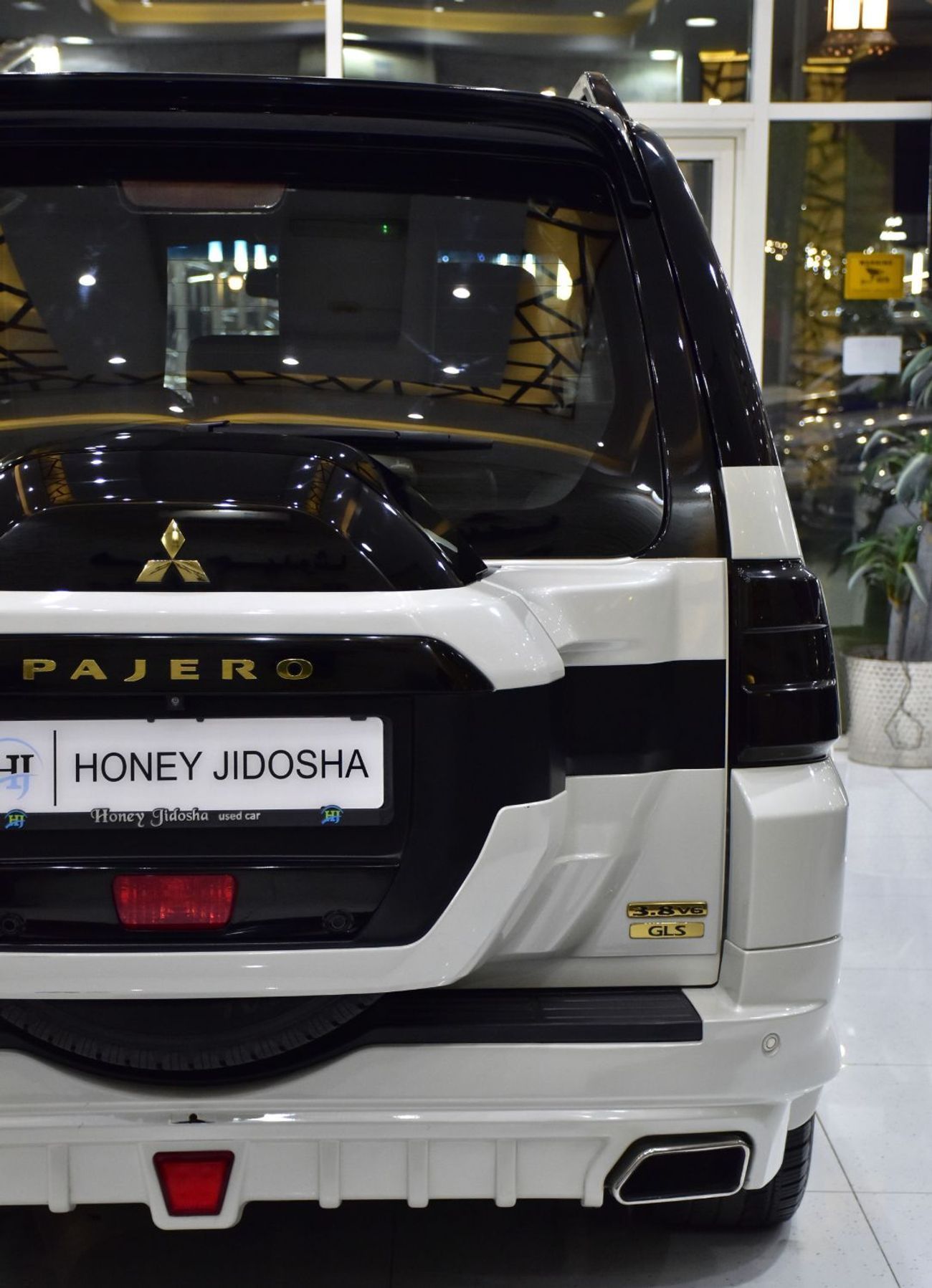 Mitsubishi Pajero EXCELLENT DEAL for our Mitsubishi Pajero Signature Edition GLS 3.8 ( 2020 Model ) in White / Black C