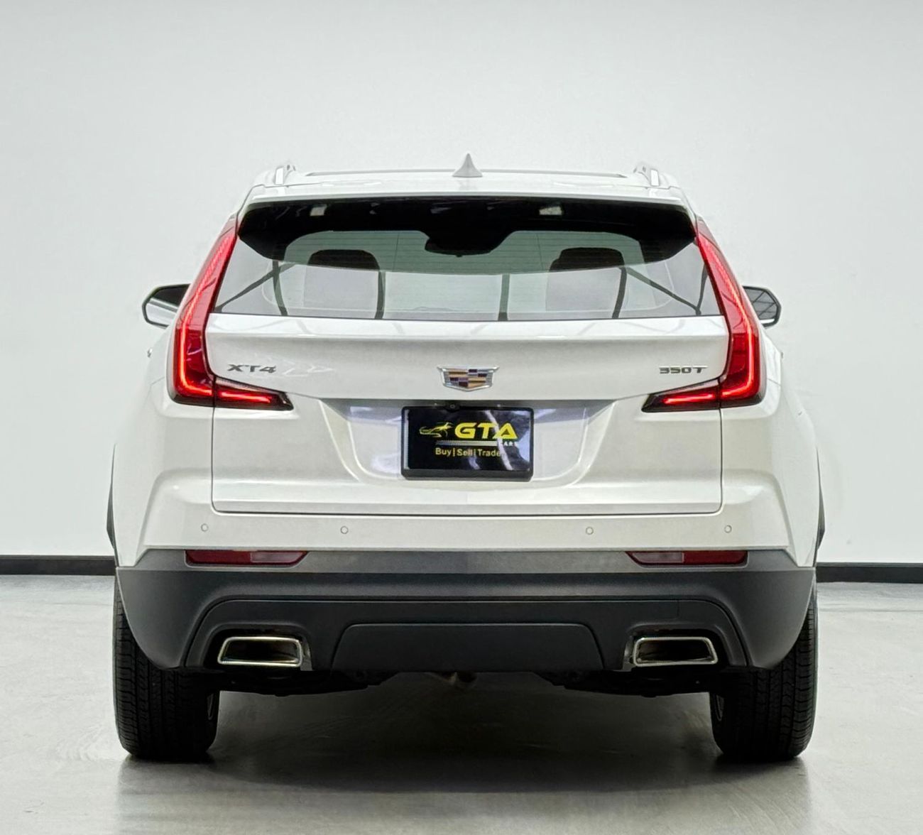 كاديلاك XT4 2022 Cadillac XT4 Luxury 350T, 2027 Cadillac Warranty + Service Pack, Excellent Condition, GCC