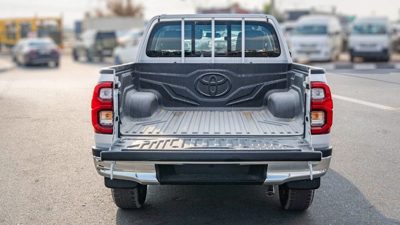 تويوتا هيلوكس 2025 Toyota Hilux DC 2.7L Petrol MT - Black Interior