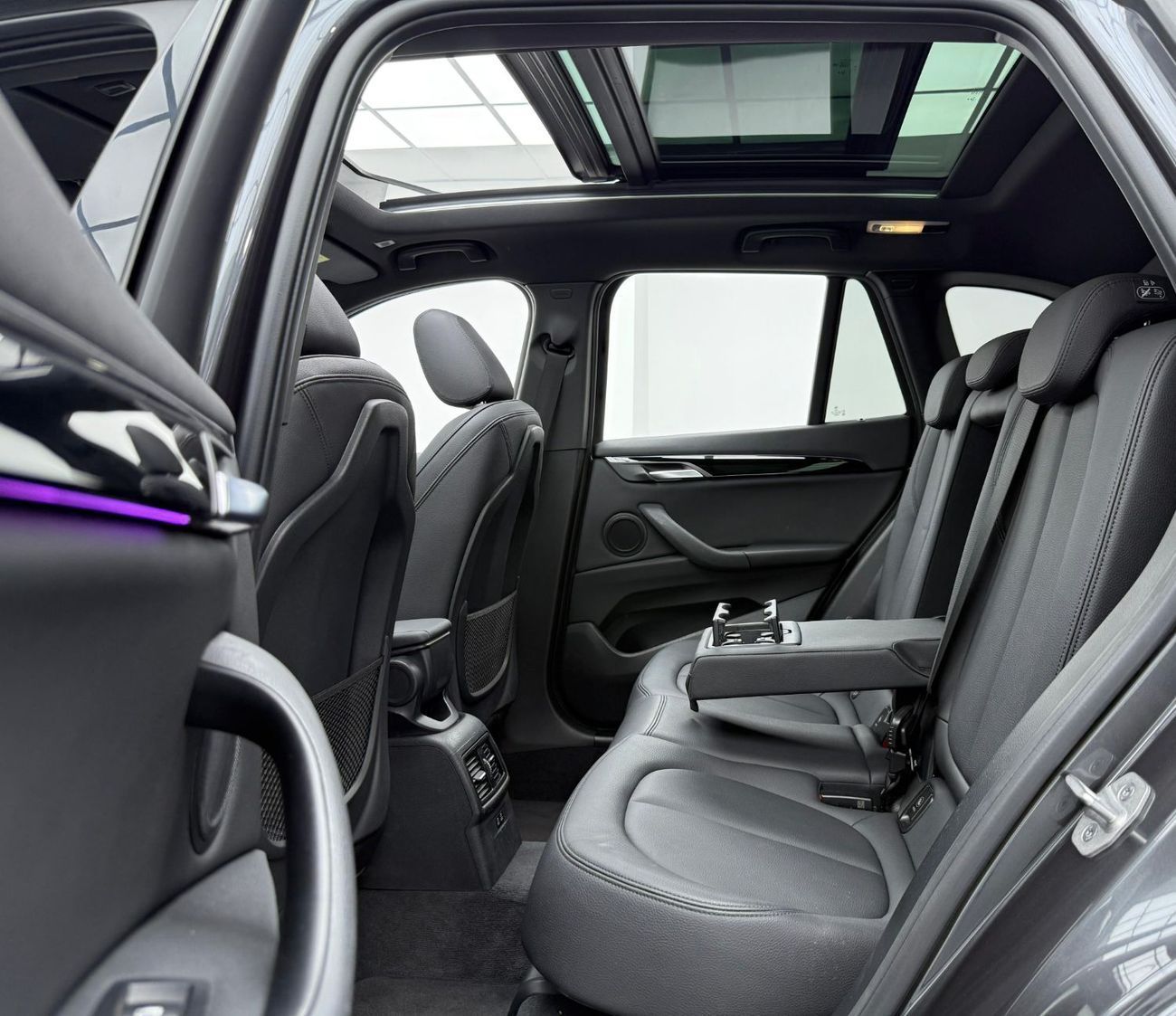 بي أم دبليو X1 sDrive 20i M Sport 2.0L 2021 BMW X1 sDrive20i M Sport, 2026 BMW Warranty + Service Pack, Full BMW Se