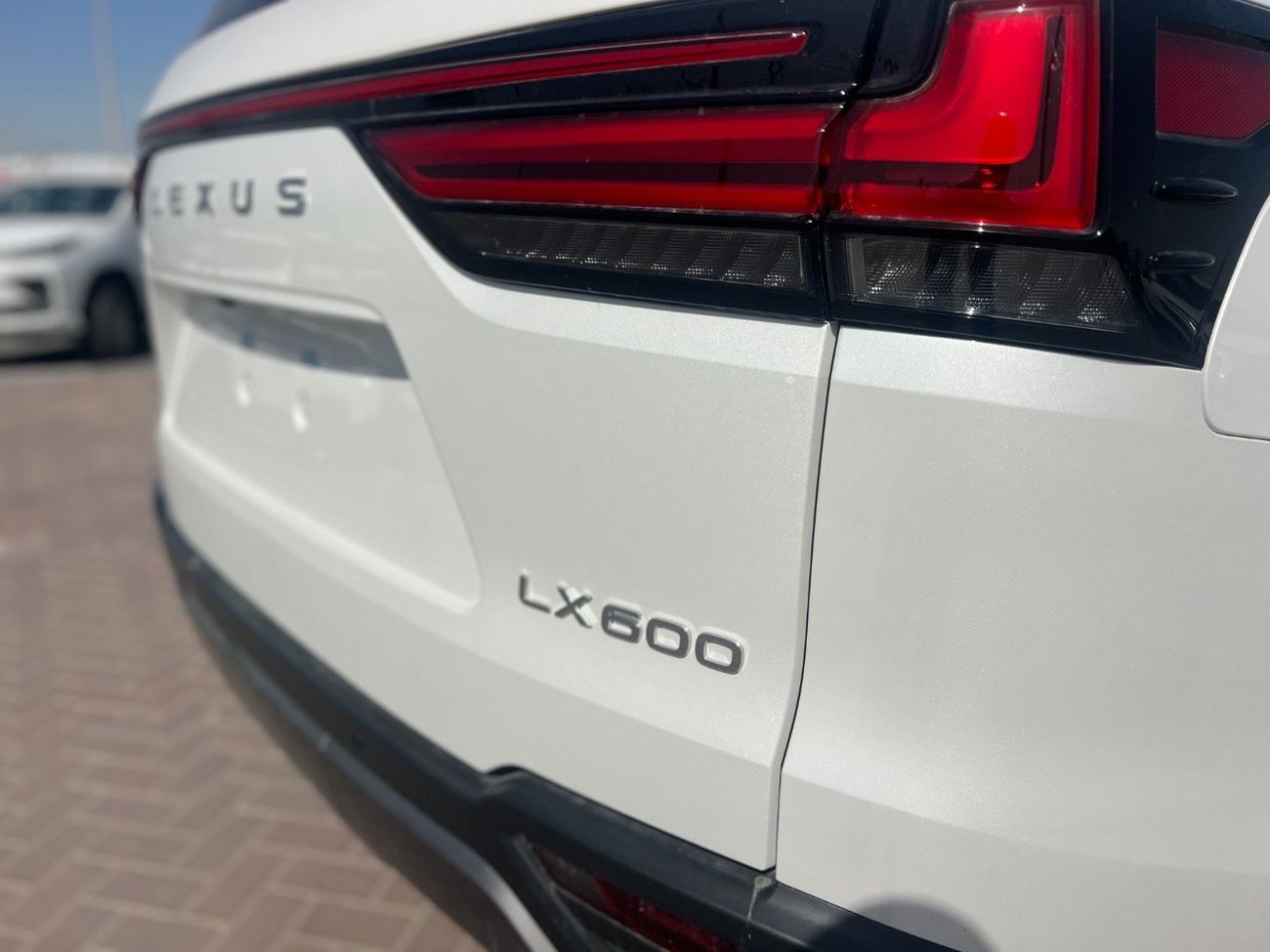 Lexus LX 600 Signature 3.5L ( CYL)