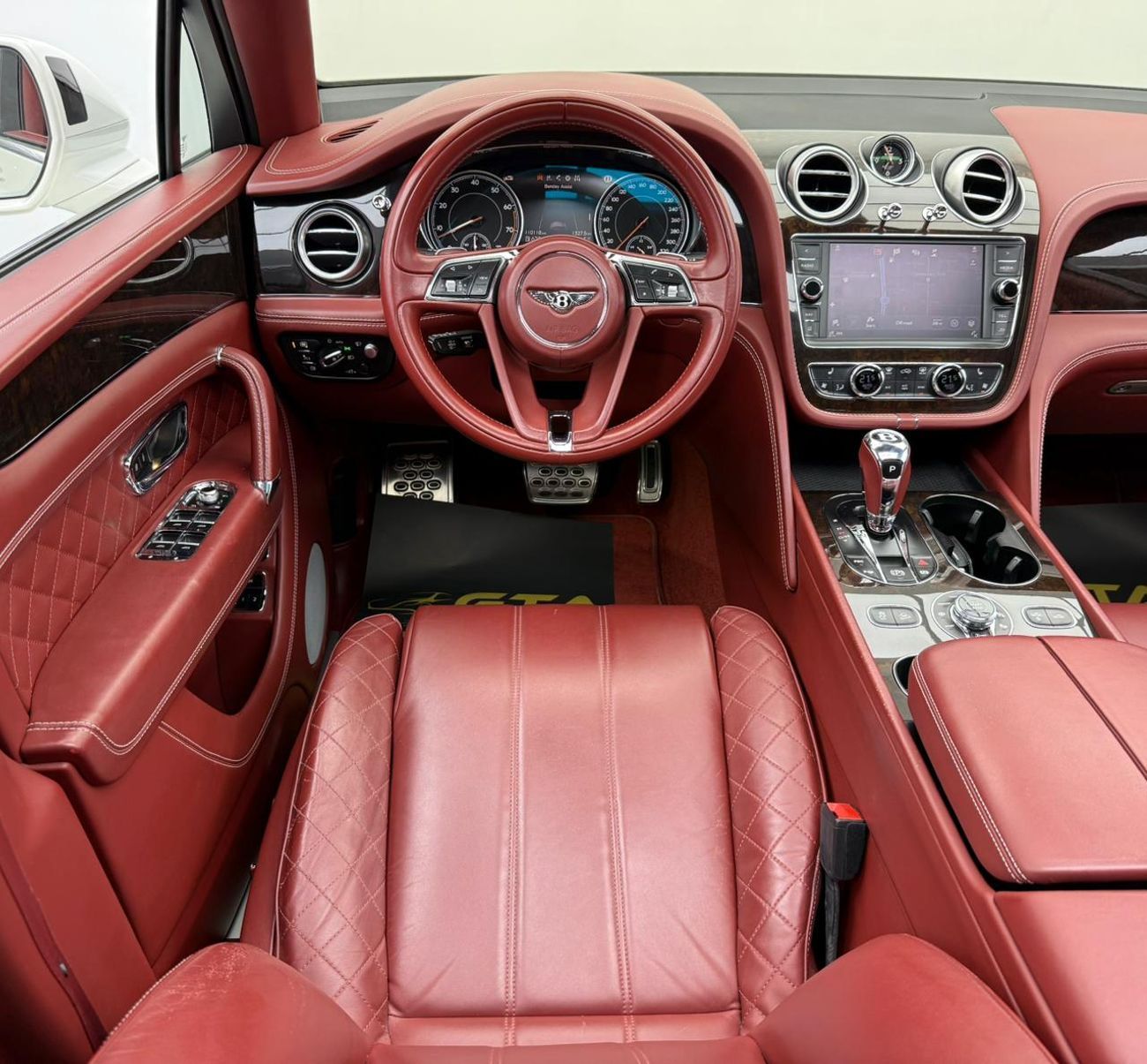 بنتلي بينتايجا 2017 Bentley Bentayga W12, 2026 Bentley Warranty, Full Bentley Service History, Fully Loaded, GCC