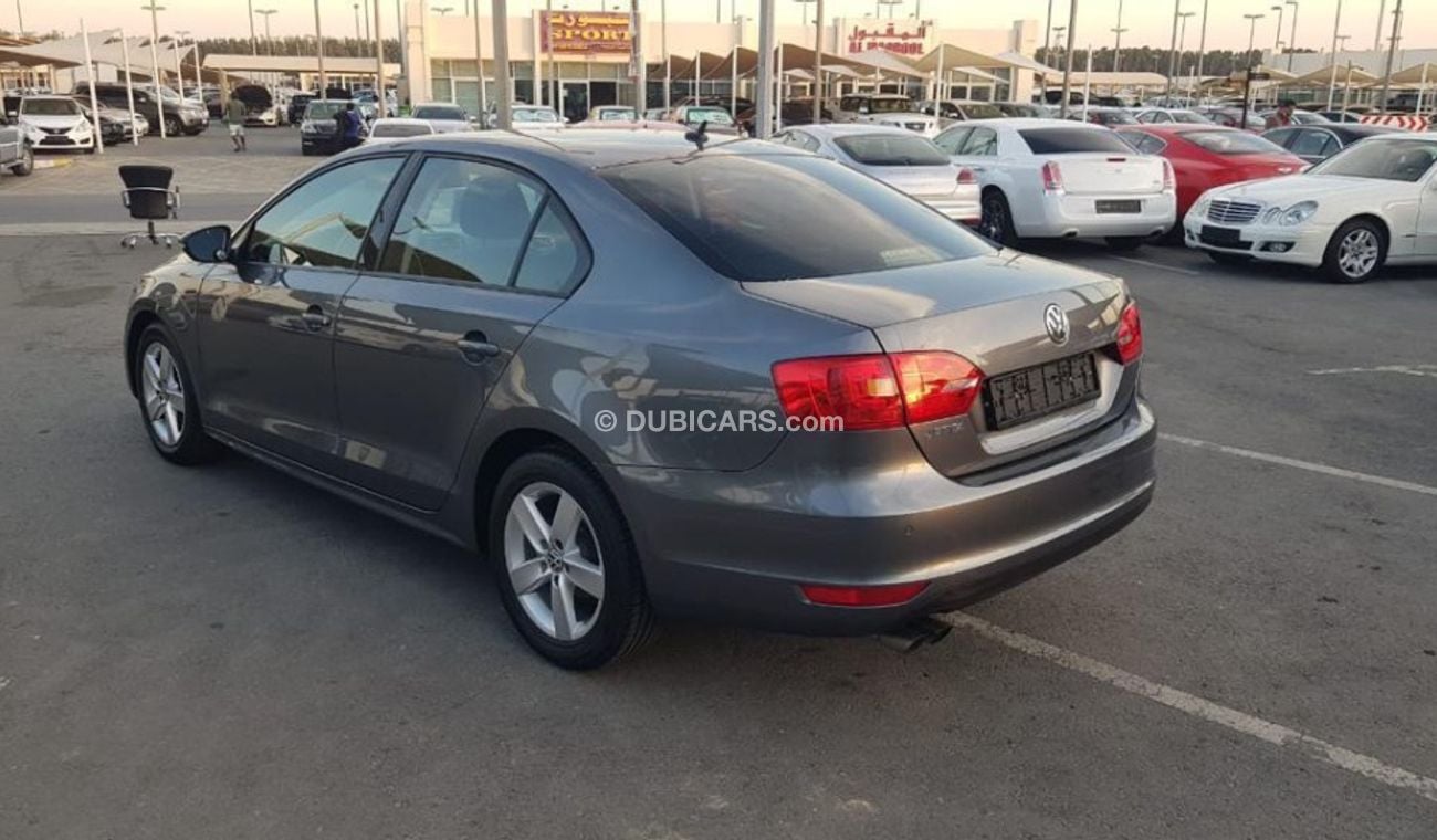 Volkswagen Jetta Getta model 2015 Gcc car prefect  condition